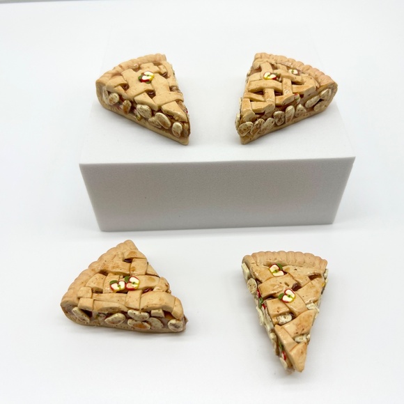 Apple Pie Place Card Holders - Set of 2 Hand-Sculpted Clay Table Setting Decor - Picture 8 of 11
